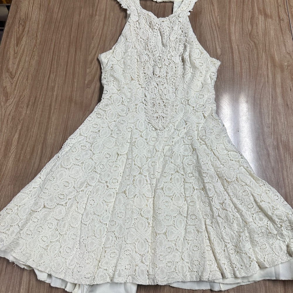 Elegant Cream Lace Dress
